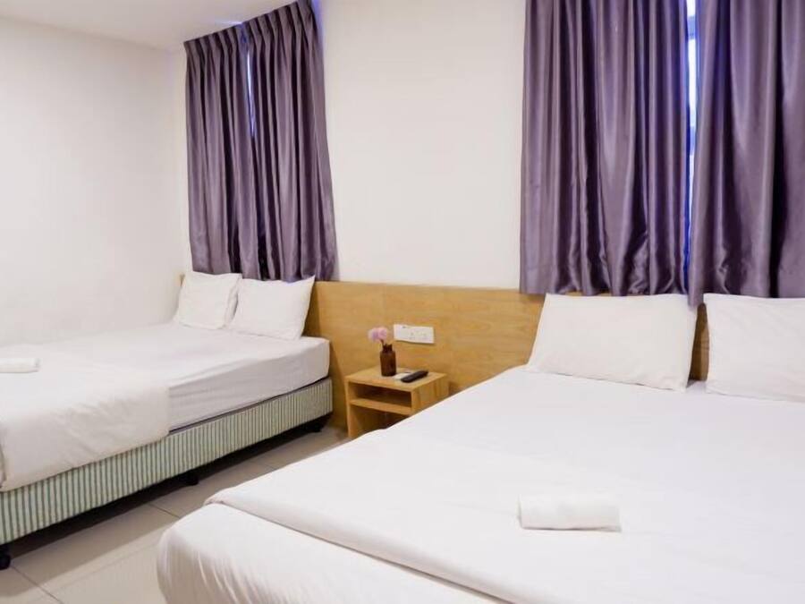 Iron/ironing board, free WiFi, bed sheets