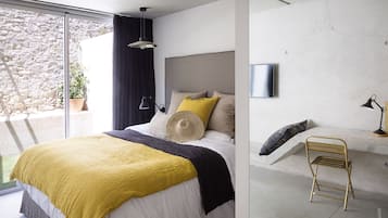 Superior Double Room, Terrace | 1 bedroom, premium bedding, individually decorated, desk