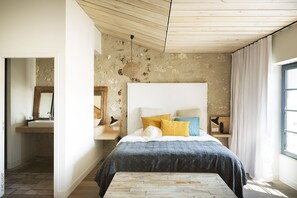 Deluxe Double Room | Premium bedding, individually decorated, desk, soundproofing