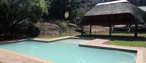 Outdoor pool - Sunset Views (Alberton)