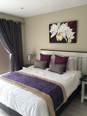 Executive Apartment, 3 Bedrooms, Non Smoking, Mountain View
