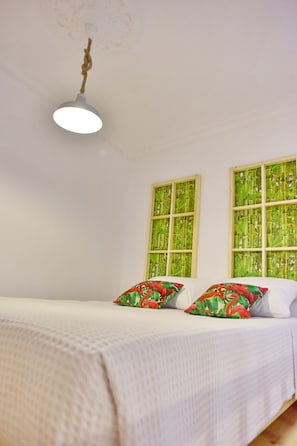 1 bedroom, in-room safe, desk, iron/ironing board