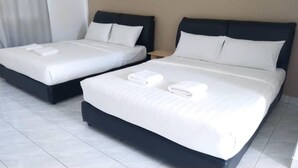 Desk, iron/ironing board, free WiFi - Padi View Resthouse (Tambunan)