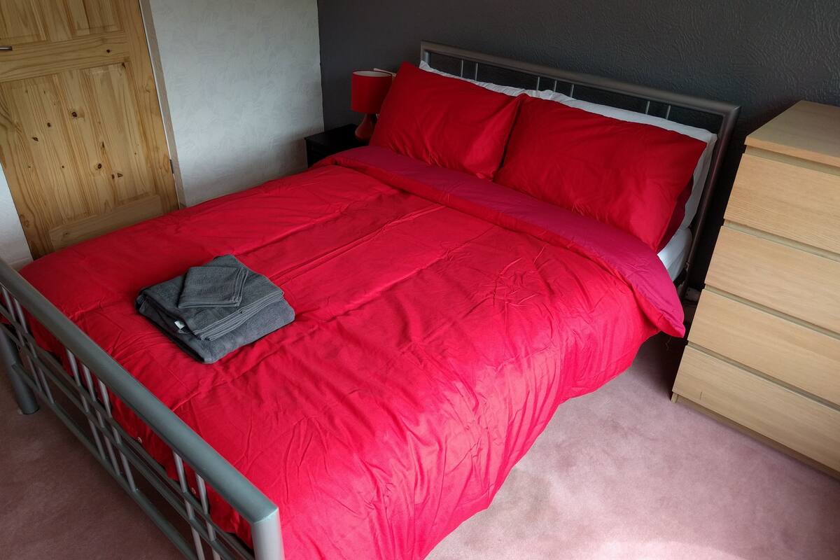 Standard Double Room | 1 bedroom, iron/ironing board, free WiFi