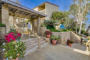 Condo, 2 quartos | Fachada