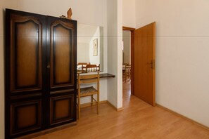 Appartement Deluxe, balcon, vue sur la mer (Summer Dream ) | Aire de séjour | Téléviseur à écran plat