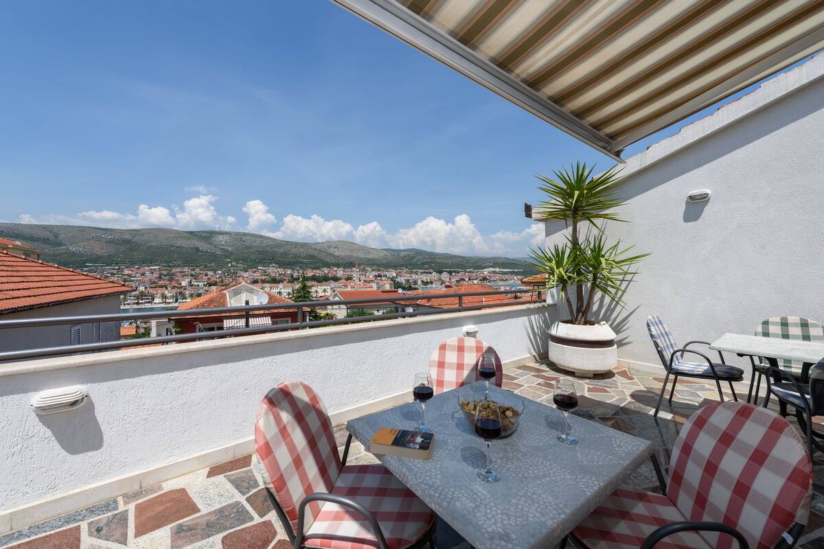 Apartamento luxo, sacada, vista para o mar (Summer Dream ) | Sacada