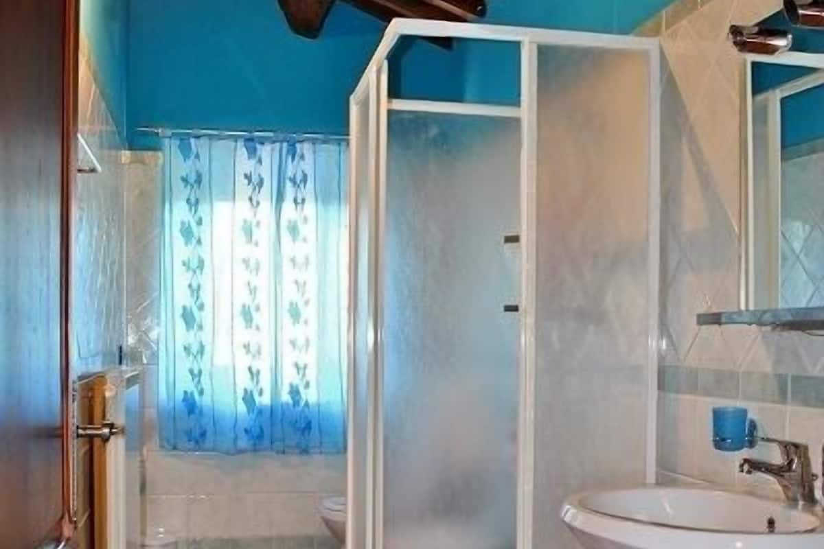 Apartment, 2 Bedrooms (Susino) | Bathroom | Shower, hair dryer, bidet, towels
