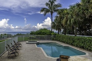 House, 5 Bedrooms | Pool