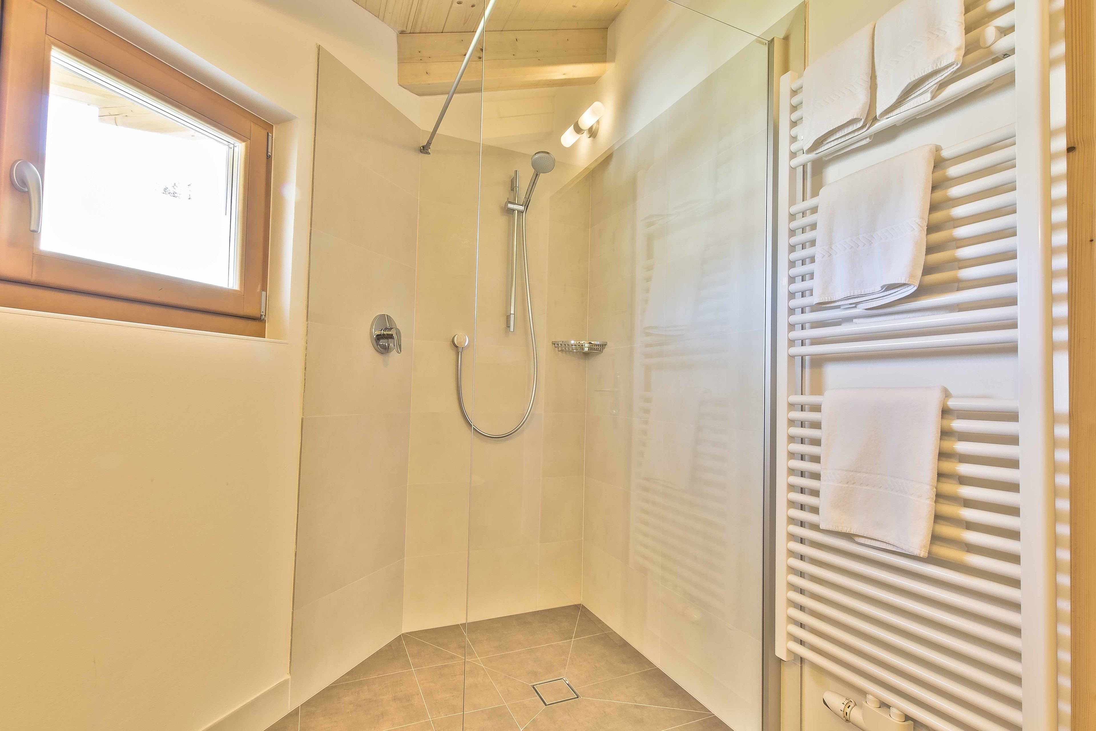 superior double room | bathroom | free toiletries, hair dryer, bathrobes, slippers