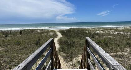 Seven Seas-7c 2 Bedroom Home by RedAwning