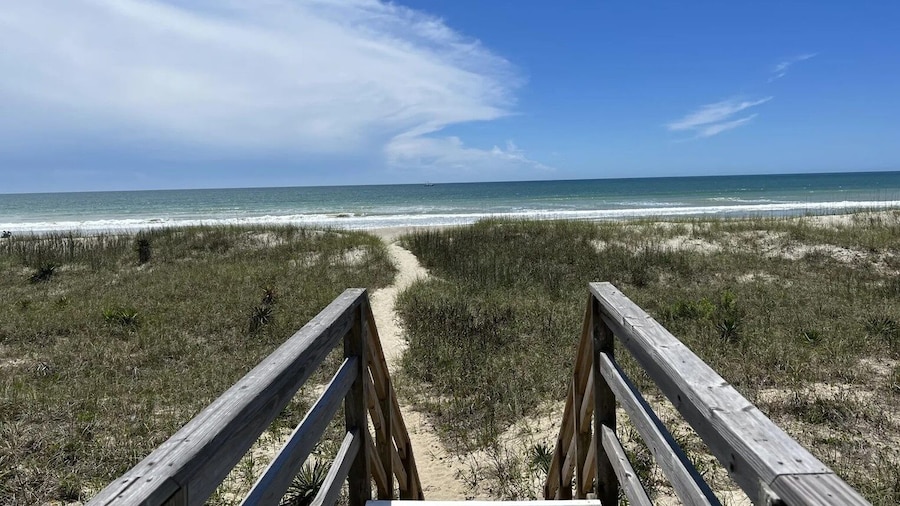 Seven Seas-7c 2 Bedroom Home by RedAwning