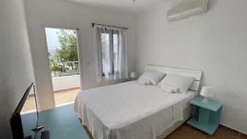 Tweepersoonskamer | Een minibar, een bureau, extra bedden, gratis wifi