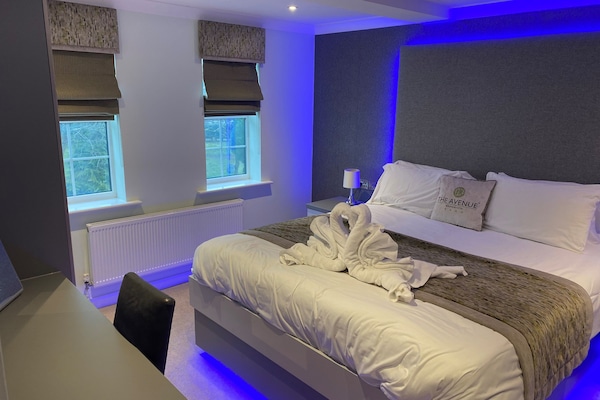 Suite | 1 habitación, ropa de cama de alta calidad y escritorio