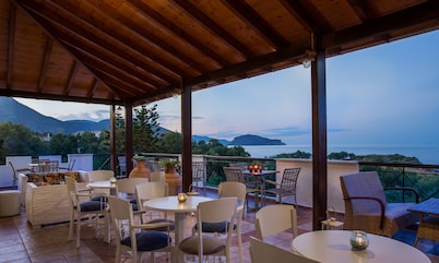 Iris Beach Hotel