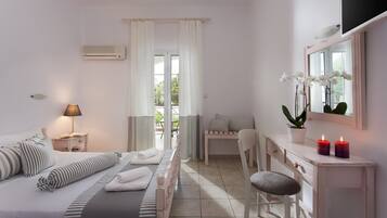 Economy Double Room, Balcony, Mountain View