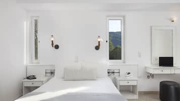 Junior Studio Suite, Patio, Partial Sea View | Bathroom
