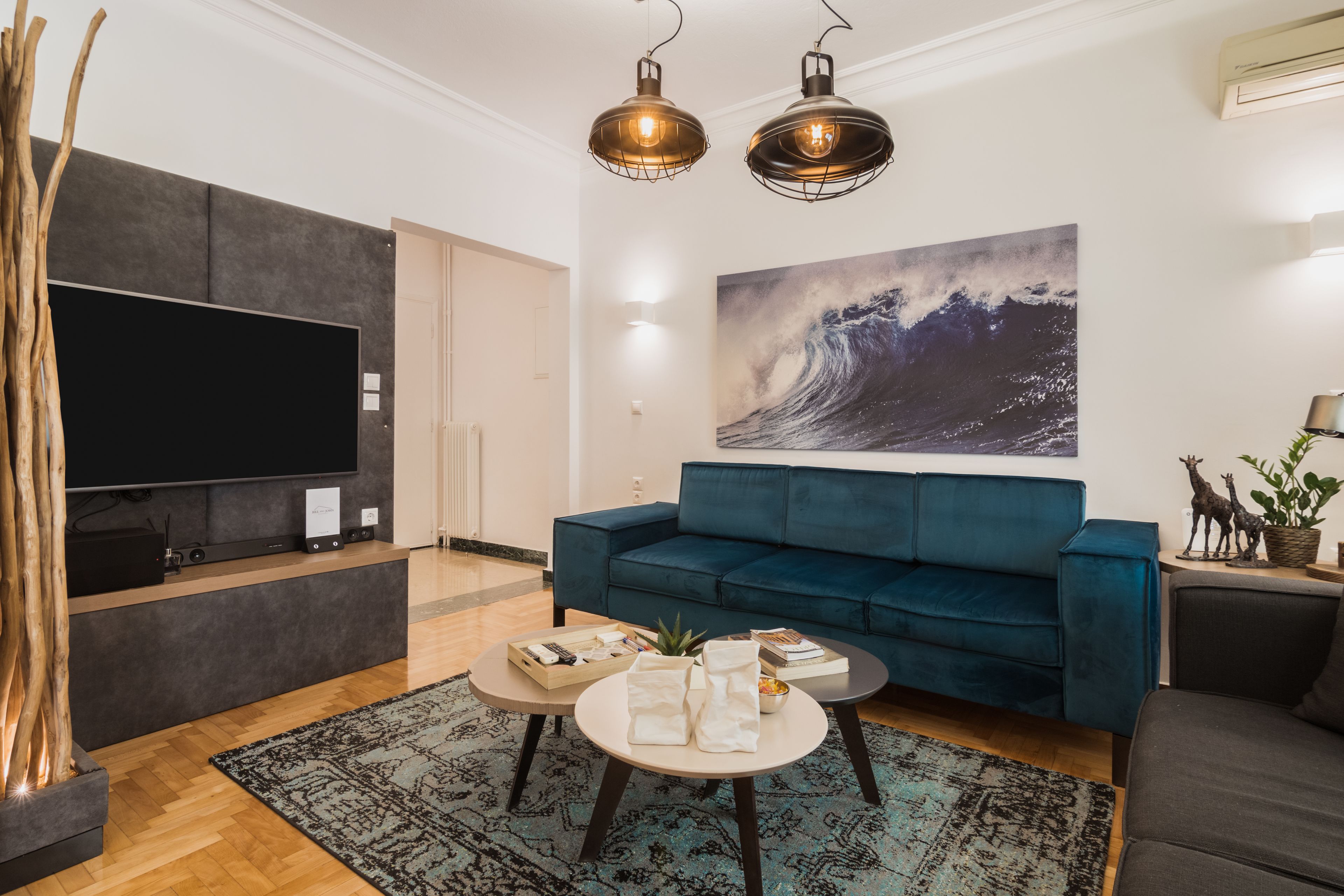 Executive-Apartment, 1 Queen-Bett und Schlafsofa, Balkon | Wohnzimmer | 50-Zoll-Smart-TV mit Kabelempfang, Fernseher, Netflix