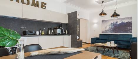 Executive Apartment, 1 Queen Bed with Sofa bed, Balcony | Private kitchen | Full-size fridge, microwave, oven, stovetop