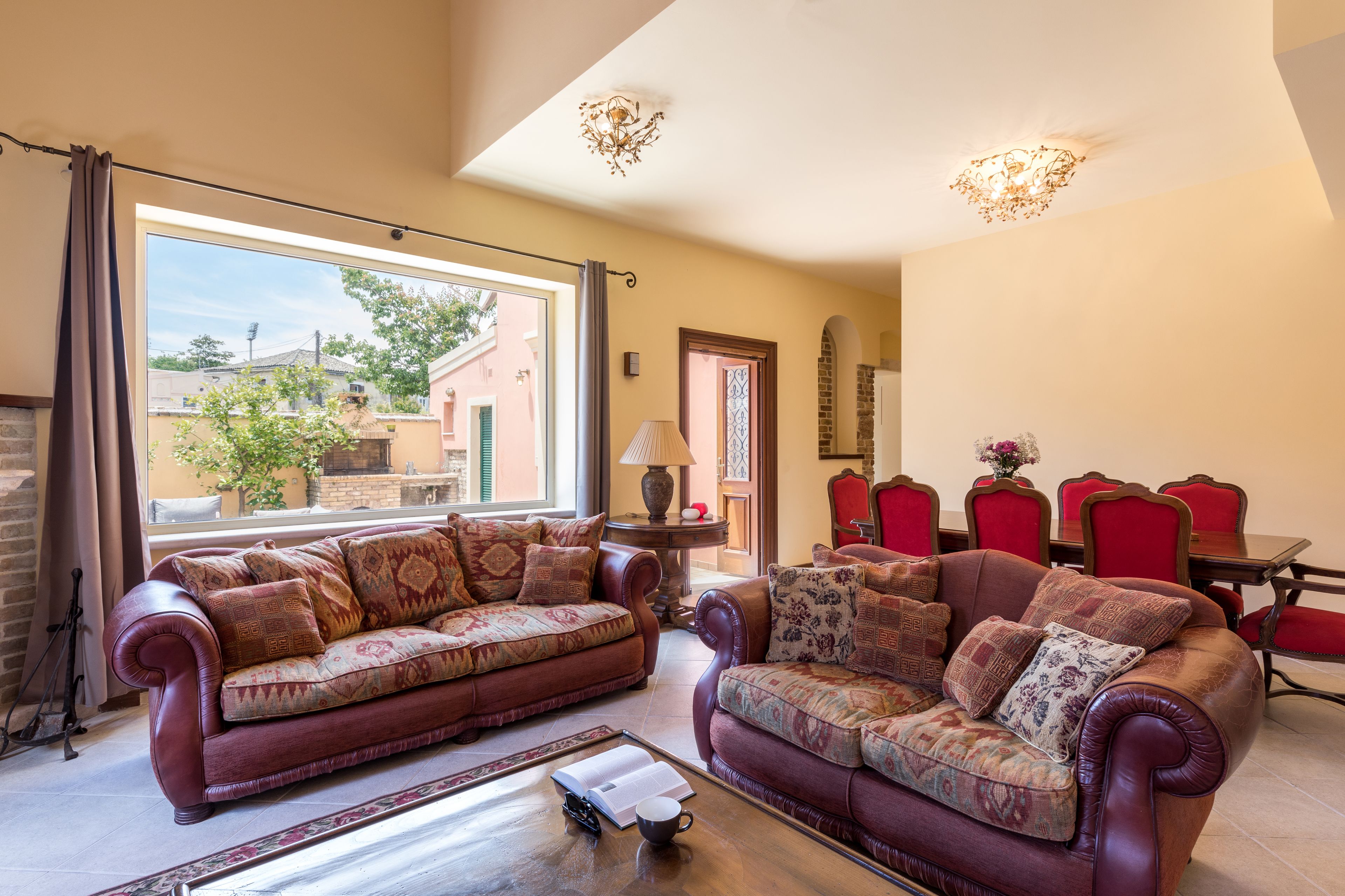 Superior-Apartment, 1 Schlafzimmer | Wohnzimmer | Flachbildfernseher