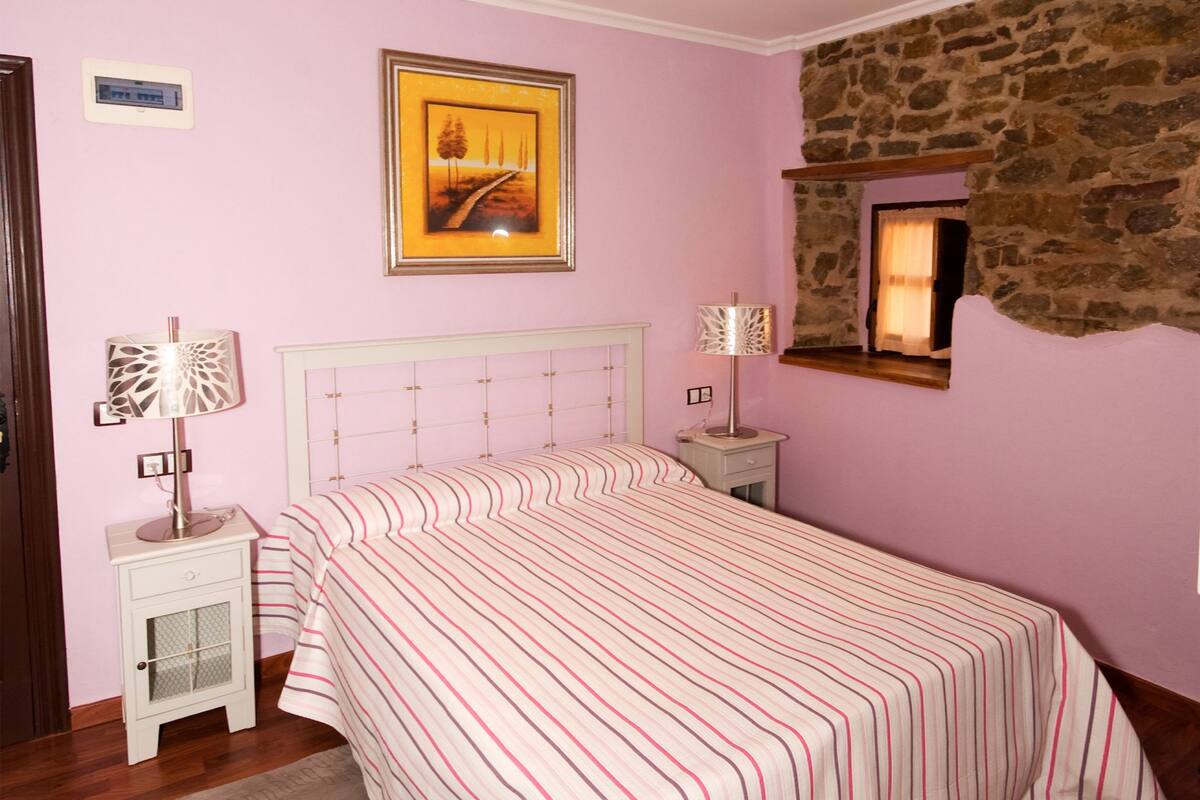 Blackout curtains, free WiFi, bed sheets