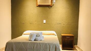 Standard Triple Room | Individually furnished, laptop workspace, free WiFi, bed sheets