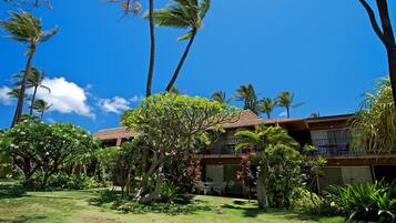 Condo, 2 Bedrooms | Exterior