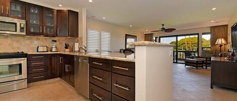 Condo, 2 Bedrooms | Private kitchen