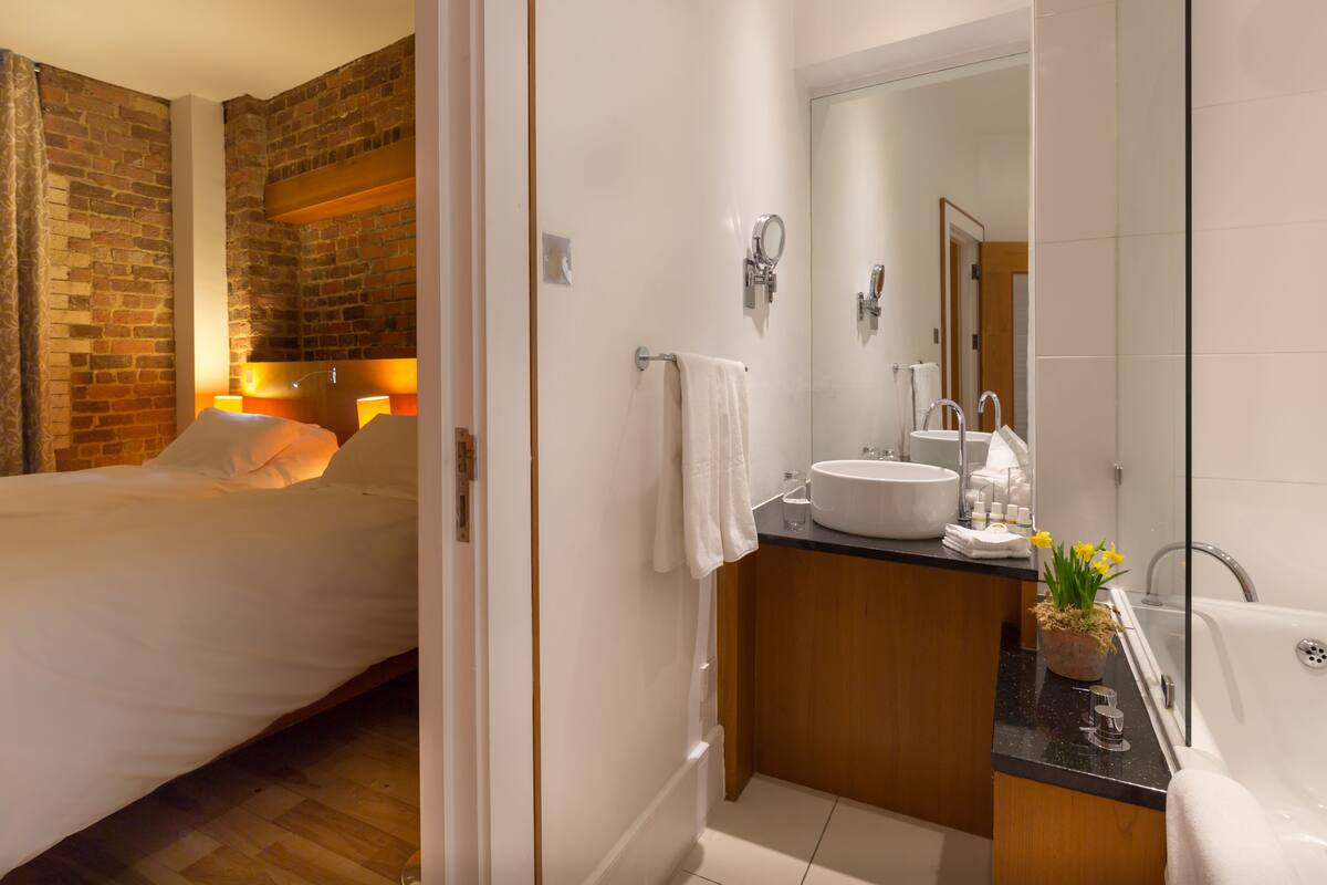 twin room | premium bedding, in-room safe, desk, blackout curtains