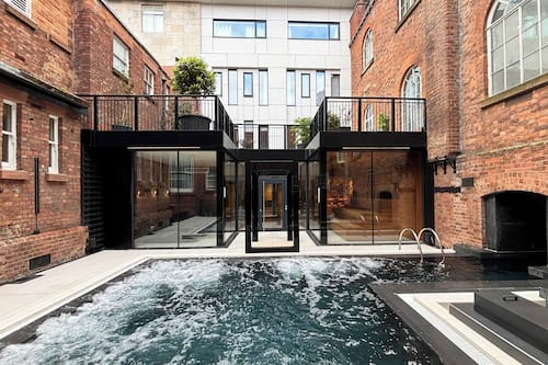 Sauna, steam room, hot stone massages, deep-tissue massages