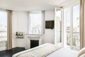 Superior Room, 1 Queen Bed, Non Smoking (with Single Sofabed) | Premium bedding, pillowtop beds, in-room safe, desk - Best Western Plus La Demeure (Paris)
