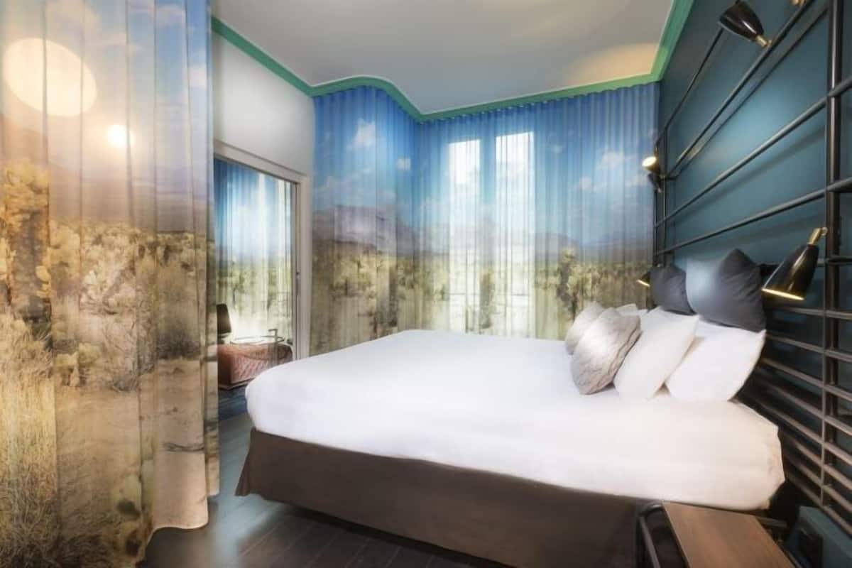 Premium bedding, pillow-top beds, in-room safe, desk