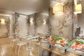 Daily buffet breakfast (EUR 13 per person) - Hotel Mastino (Verona)