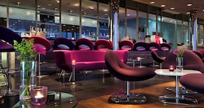 Lobby sitting area - PLAZA Premium Grand Winston (Rijswijk)