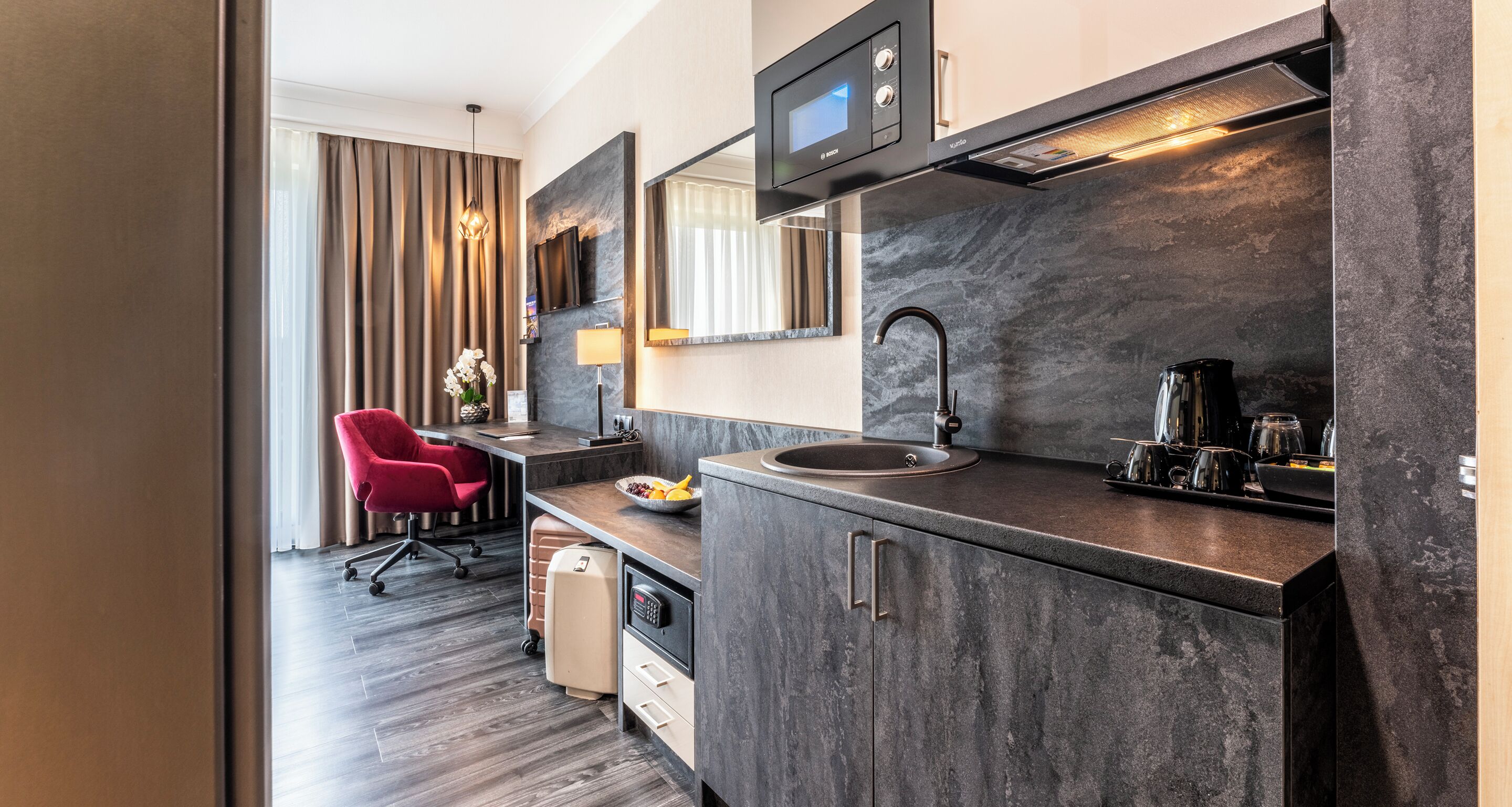 Phòng đơn Tiêu chuẩn | Minibar với thức ăn, đồ uống miễn phí, két bảo mật tại phòng, bàn 