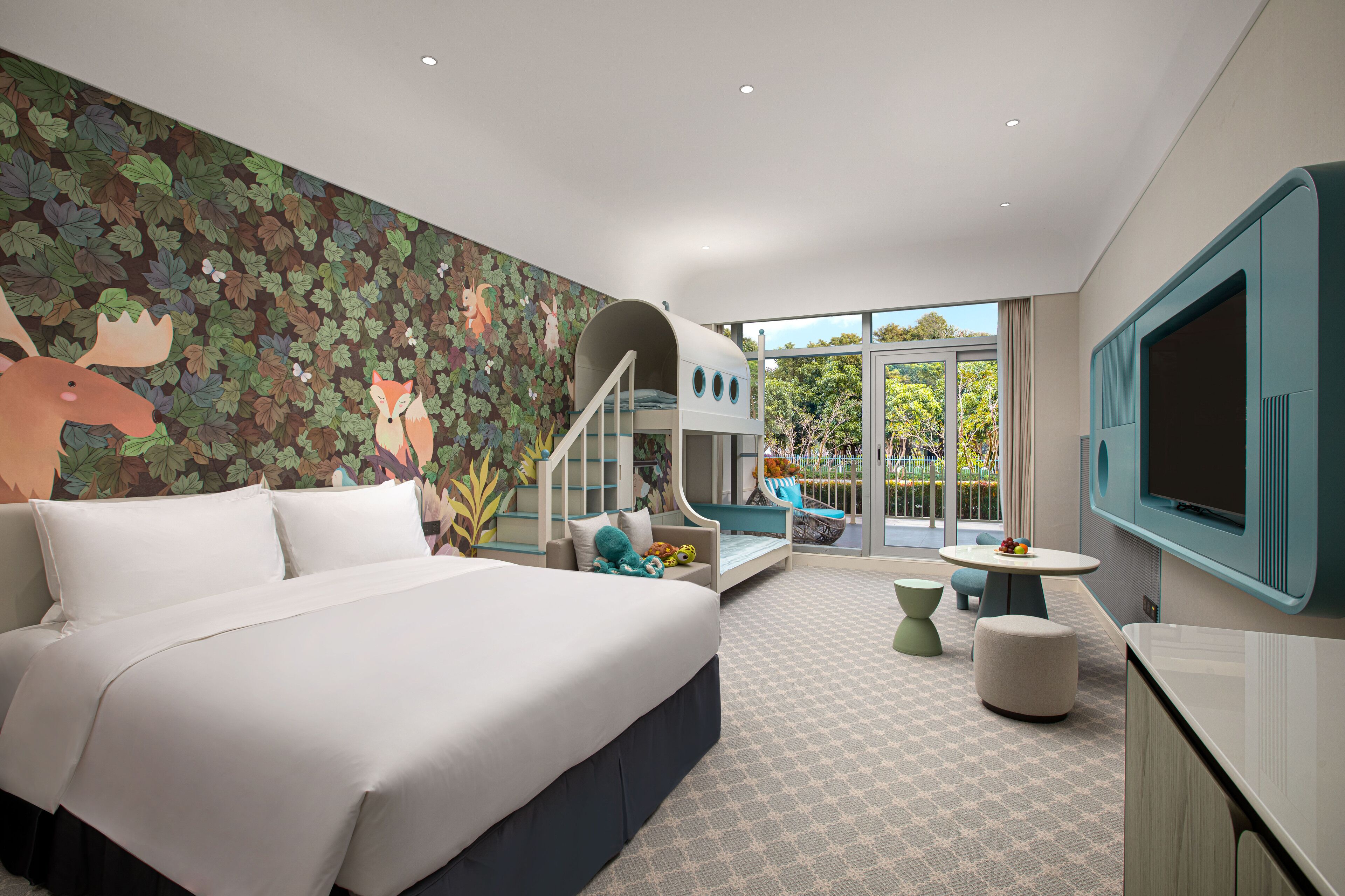 Deluxe Family Triple Room with Super Children's Paradise | Minibar, in-room safe, iron/ironing board, free WiFi