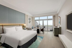 迷你吧、房內夾萬、熨斗/熨衫板、免費 Wi-Fi