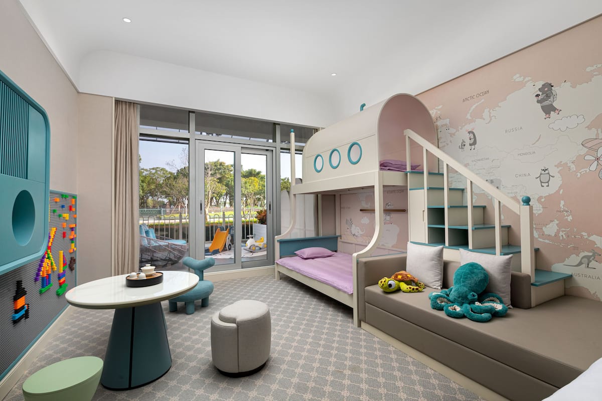 Deluxe Family Triple Room with Super Children's Paradise | Minibar, in-room safe, iron/ironing board, free WiFi