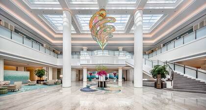 Xiamen International Seaside Hotel (hotel corridor leads to the stone exhibition hall)