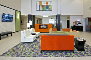 Lobby sitting area - Holiday Inn Express & Suites Atlanta NE - Duluth by IHG (Duluth)