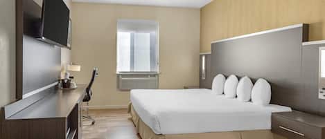 Standaard kamer, 1 kingsize bed, niet-roken, koelkast & magnetron | Een kluis op de kamer, individueel gedecoreerd, individueel gemeubileerd