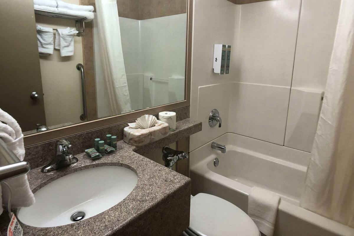 Baño | Amenidades de baño gratuitas, secadora de cabello, toallas, jabón