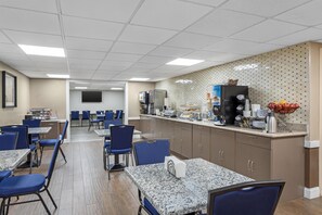 Free daily continental breakfast 