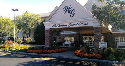 The Wilshire Grand Hotel