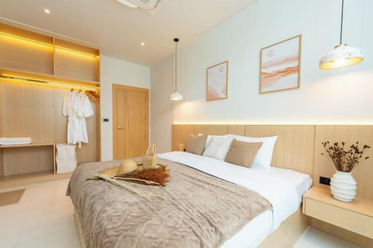 Cribs/infant beds