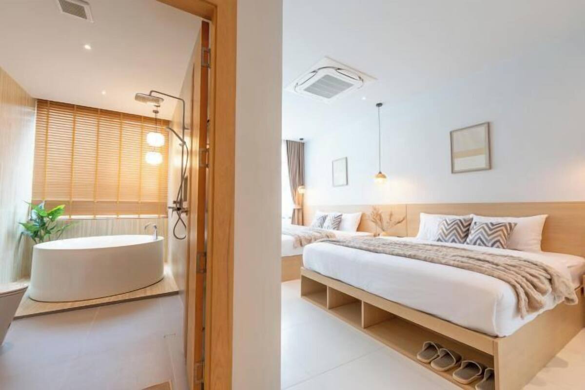Cribs/infant beds