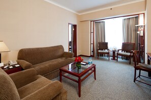 Executive Suite | Living room