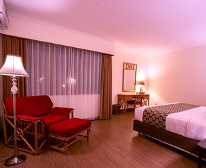 Two-Bedroom Suite | Cortinas opacas, tabla de planchar con plancha, wifi gratis