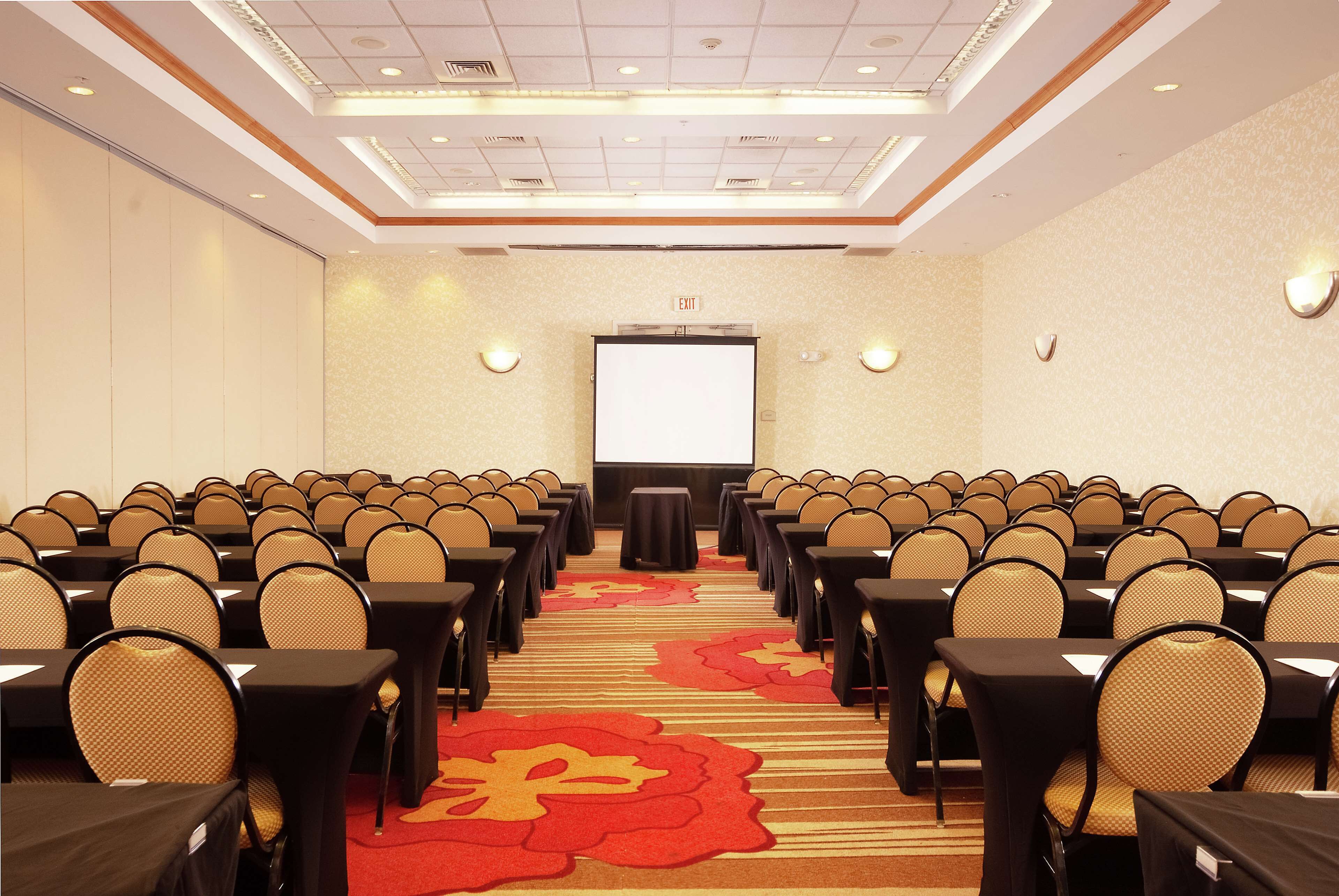 Photo - Hilton Garden Inn Atlanta Airport/Millenium Center