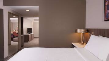 Suite | Down duvets, in-room safe, desk, laptop workspace